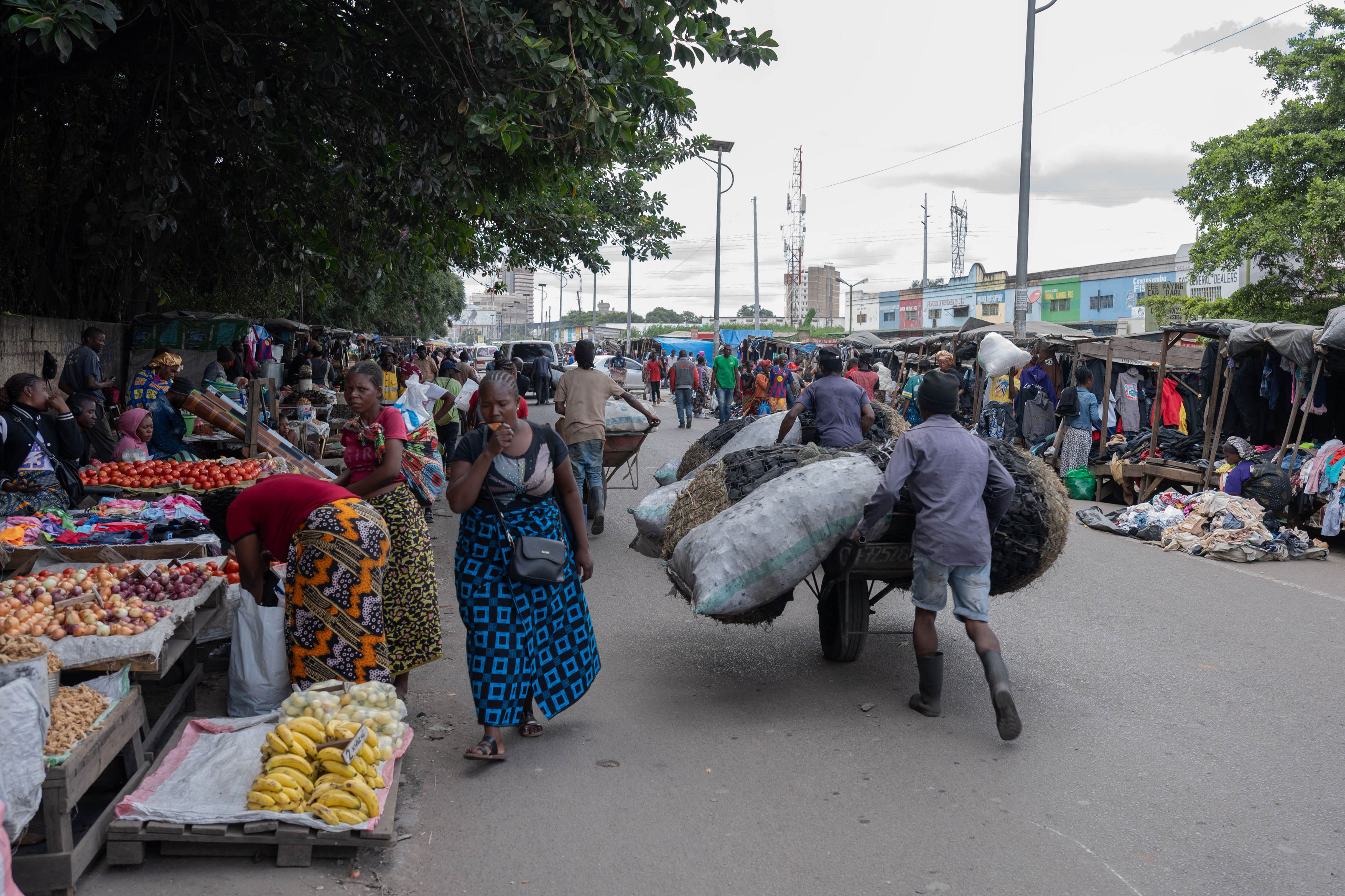 Traders Take Over Kalusha Bwalya Road